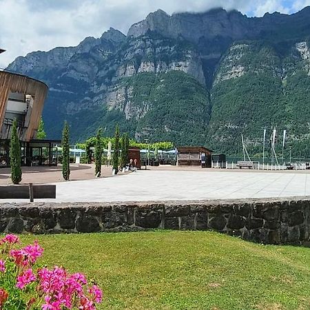 Marina Walensee Hotel Unterterzen エクステリア 写真