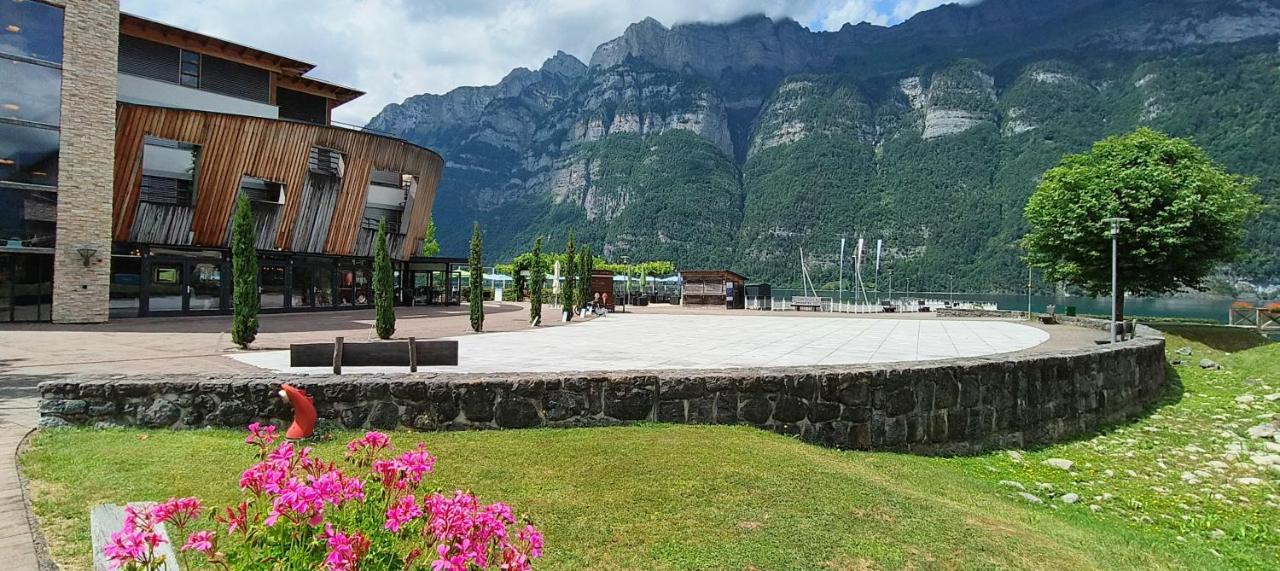 Marina Walensee Hotel Unterterzen エクステリア 写真