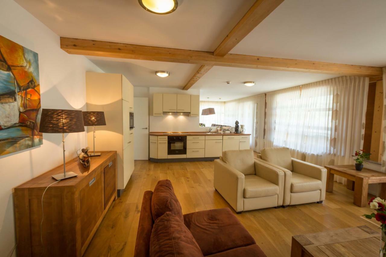 Marina Walensee Hotel Unterterzen エクステリア 写真