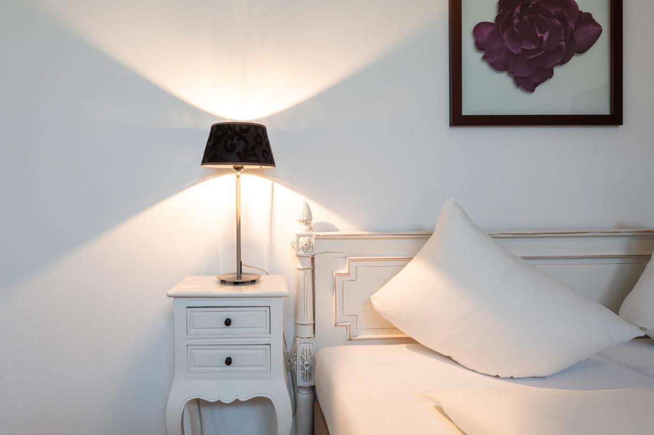 Marina Walensee Hotel Unterterzen エクステリア 写真